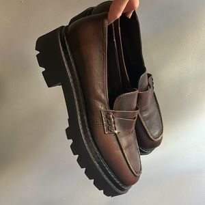 Gorgeous square toe leather loafer